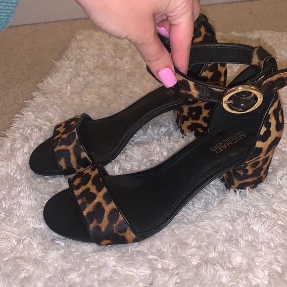 Michael Kors cheetah print heel - Picture 7 of 8